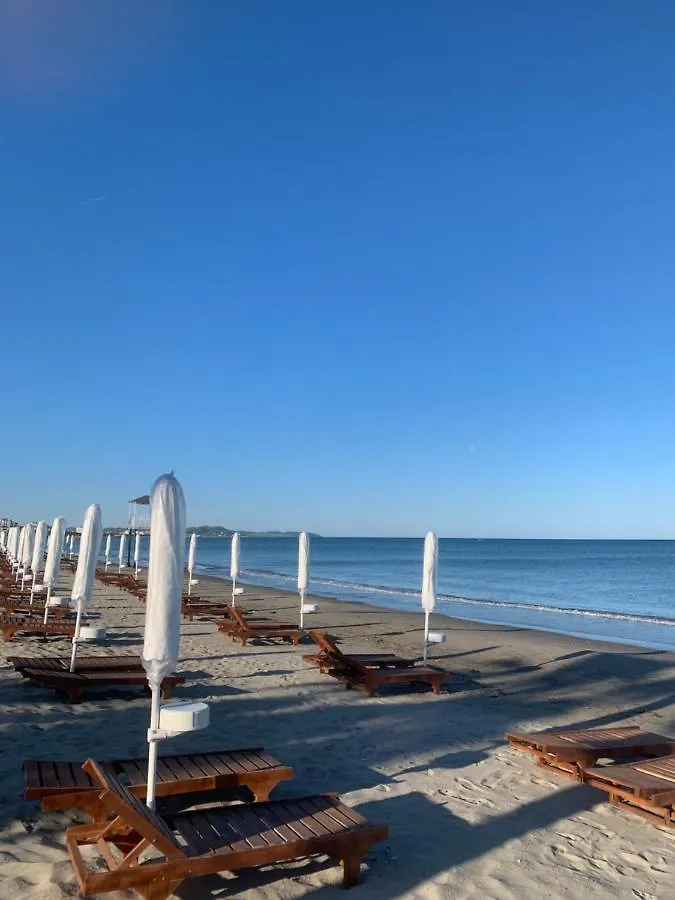 Gazi'S Apartament For Rent Golem