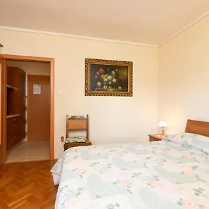 apartment-spanjic-studio.primorje-gorskikotar.com/