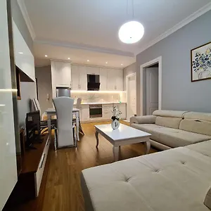 comfort-apartment-tirana-center.hotels-in-tirana.com/